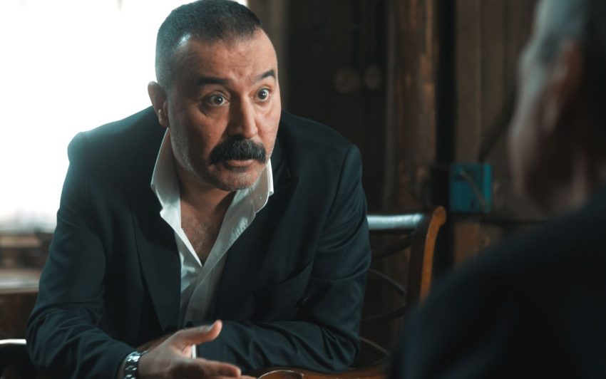 Mustafa Üstündağ “Holding” dizisinde… Mahir Koloğlu geliyor