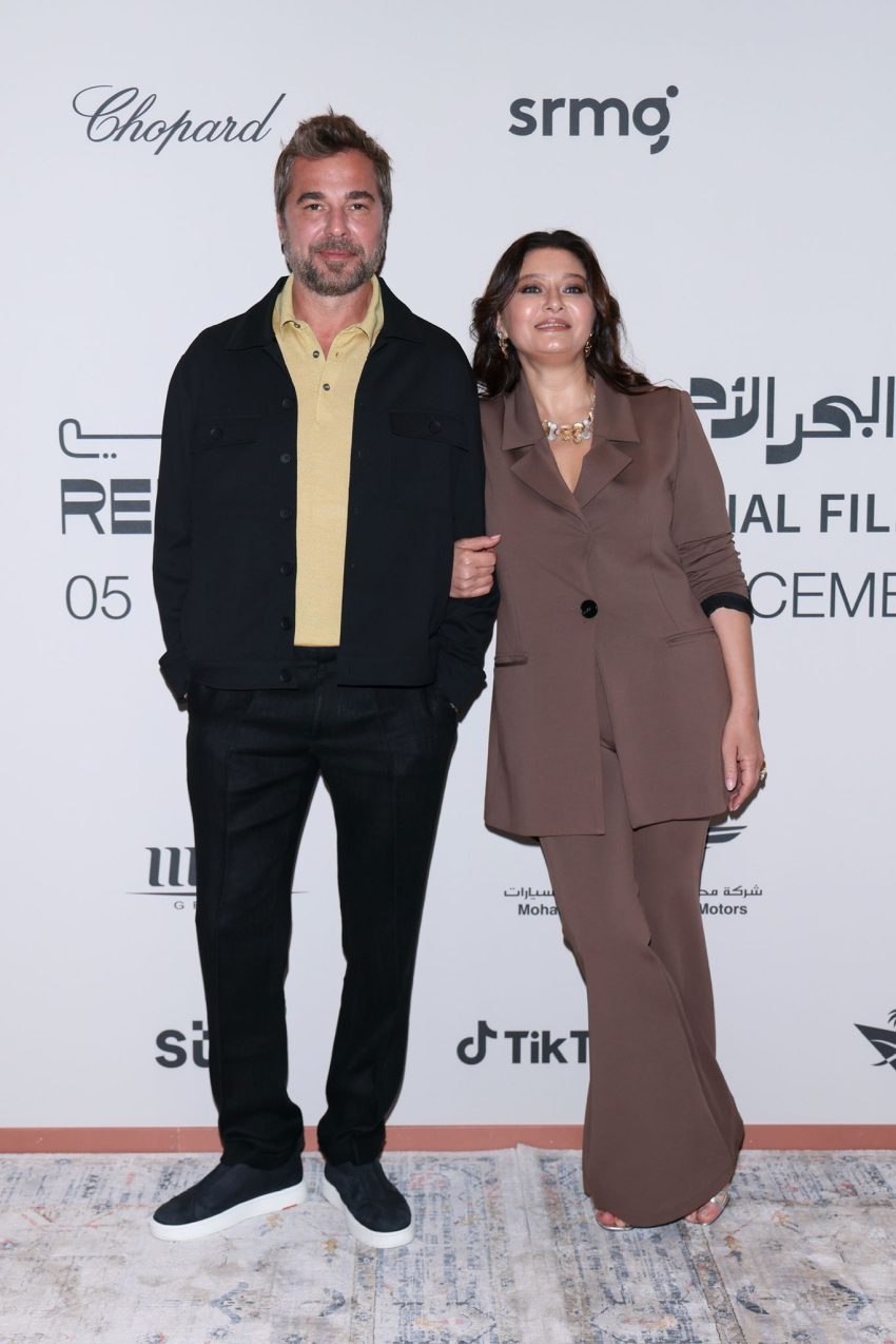 Nurgül Yeşilçay ve Engin Altan Düzyatan’ın Suudi Arabistan’da hayran izdihamı