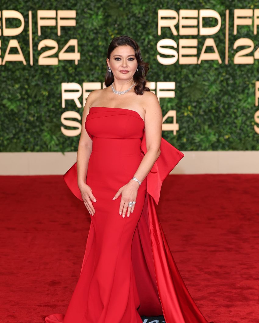 Nurgül Yeşilçay Hollywood starlarıyla kırmızı halıda