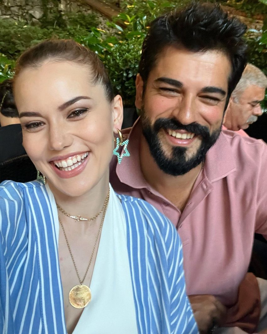 Burak Özçivit ile Fahriye Evcen çifti Joy Awards yolcusu